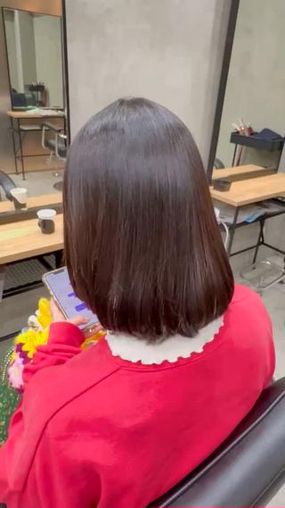 ご覧頂きありがとうございます
縮毛矯正メニューです！

うねりをしっかり伸ばして、ツヤツヤストレートにさせて頂きました！️️

梅雨の時期に縮毛矯正をあてたい方
今、当てるのがオススメです！
ぜひいかがでしょうか？

ご予約お待ちしております 