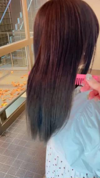 トリートメント得意です^_^
紫外線•エアコンの風で乾燥する髪の毛にしっかり保湿、栄養入れ込みより透明感のでる髪の毛に 