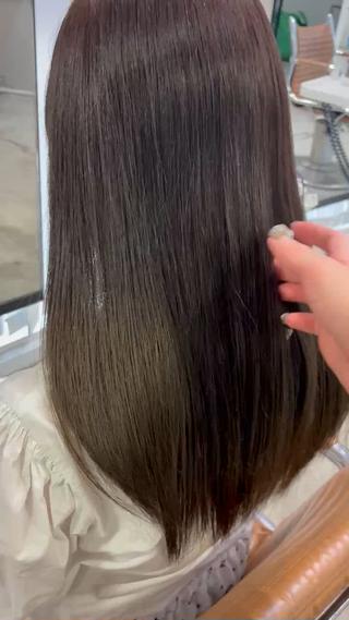 夏の暑さに透明感カラーで
トリートメント•艶カラーで艶々に仕上げます 
