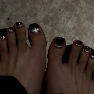 流行りのデザインを自分の足に 