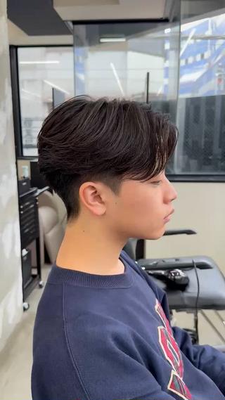 今流行りのフェザーパーマ
横浜で出来ます！ 