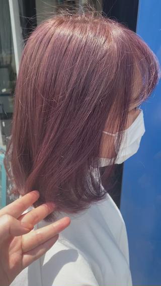 艶髪ピンクカラー大人気です

1人1人肌色や雰囲気に合わせて調合し
“本当に貴方が似合うヘアカラー”を実現します 