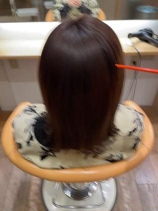 アイロンで巻くのも可能な優しいストレートパーマ