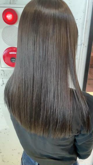 オリーブベージュ 