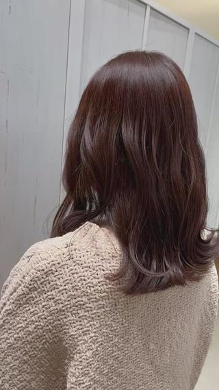 バッサリ10センチくらいカットしました！！
そしてなんと初カラー☆
 