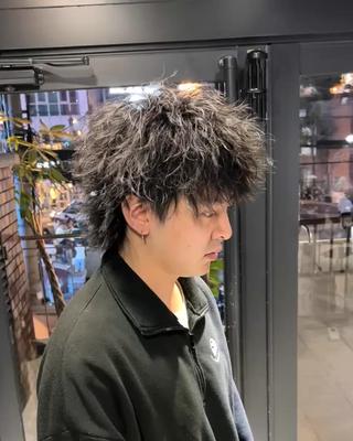 ウルフ×ツイストスパイラルパーマ！
躍動感をしっかり出したスタイル！ 