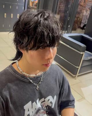 ミディアム パーマ メンズ 【フェザーパーマ】 【縮毛矯正】鶴田文のヘアスタイル