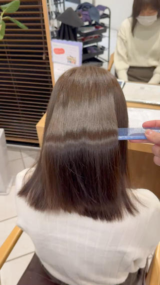 ダメージを最小限に抑えたホリスティック処方のカラーで究極艶髪へ