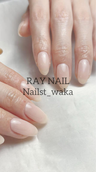 透け感のある乳白色のワンカラー