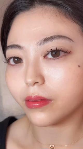 まつ毛に馴染む長さにして
ナチュラルなワンホンに 