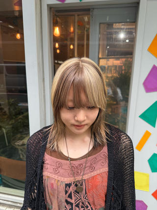 レイヤーカット＋ケアブリーチ1.５回＋ブロッキングカラー＋トリートメント＋マイクロバブル︎ 