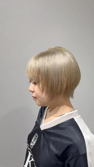 ショートボブカット＋２回ケアブリーチ＋ホワイトブロンドカラー＋トリートメント＋マイクロバブル︎ 