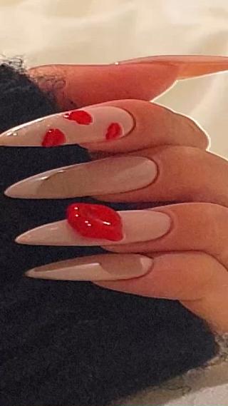 リップネイル
大きいリップやりたい方はメッセージで前もってご連絡お願いいたします