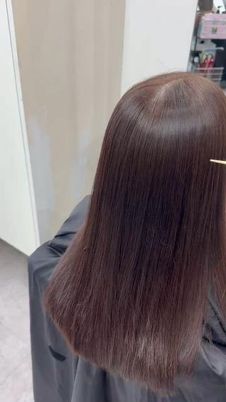  

4ヶ月腐らない程の高い抗酸化作用で、髪と頭皮を高保湿し、頭皮を健やかにする効果もあるトリートメントです！乾燥して傷んでいる髪の毛を保湿成分で補い艶のある髪へと導きます
「リポソーム」配合により、髪の深部に幹細胞成分を届け、浸透率が格段にアップ！！！
深部に浸透してくれることがとても大切です（^
リポソーム化されたりんご幹細胞は髪内部にある細胞を活性化させ、新たに細胞分裂を促進。
細胞が自己再生してくれることで健康な髪を維持できます！！
ぜひりんご幹細胞トリートメントで健康で艶のある髪を維持していきましょ！！
 