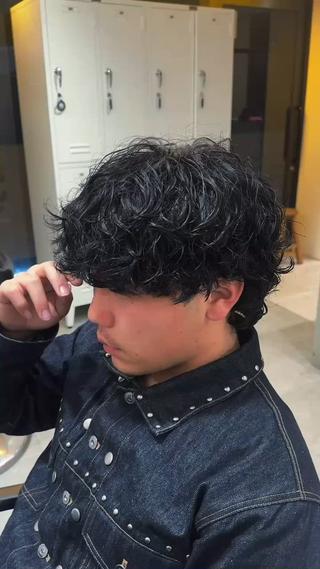 初めまして！fifthでアシスタントをしているレンです！

ご覧いただきありがとうございます！

現在技術向上のためパーマモデル様募集しておりますのでご予約お待ちしております！
ハートを押していただけるとご予約がスムーズになります！

他にも波巻きパーマ、スパイラルパーマ、ツイストスパイラルパーマ、プードルパーマ、ニュアンスパーマ、フェザーパーマなど数多くのパーマスタイル施術可能です！
またInstagram→fifth__renもやっておりますので是非チェックして見てください！
ご希望に添えられるよう全力で施術させていただくのでご予約お待ちしております！ 