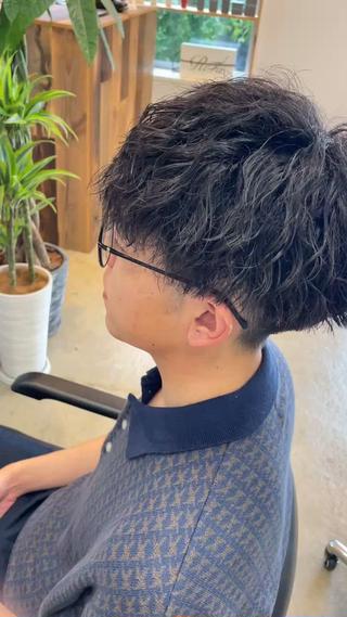 ショート パーマ メンズ 飯泉/メンズカラー ツイスパ/メッシュのヘアスタイル