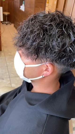 パーマ メンズ 飯泉/メンズカラー ツイスパ/メッシュのヘアスタイル