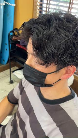 パーマ メンズ 飯泉/メンズカラー ツイスパ/メッシュのヘアスタイル