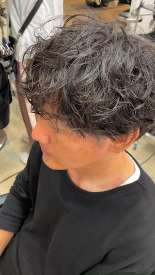 無造作な動きが
 