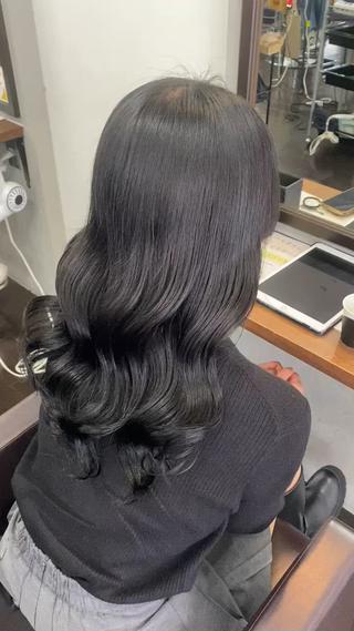 《韓国美人️透明感コリアンブラック⋆͛*͛》
今流行りの透明感艶カラー+TOKIOトリートメントで元のブリーチ毛のダメージを補正しつつ色落ちも防ぎます✰⋆。:゚・*☽:゚・⋆。✰⋆。:゚・*☽:゚・⋆。