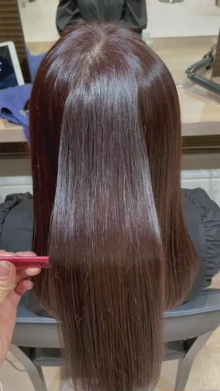 縮毛矯正とミネコラトリートメントで極上のツヤと仕上がり
絶対にして後悔しません
喜んでいただく自信があります 