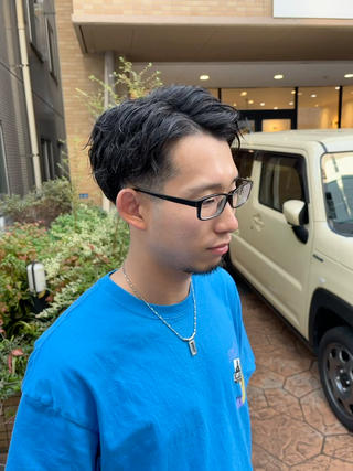 ツイストスパイラルで大人パーマ
黒髪でもパーマで気分変えましょ 