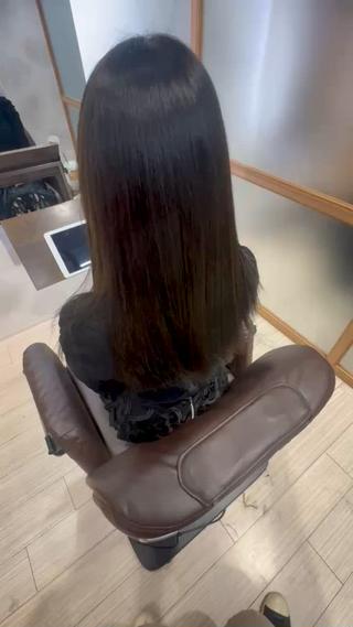 「水素トリートメント×オリーブグレージュ」

赤味が気になる方におすすめオリーブグレージュカラー！

水素トリートメントを組み合わせて艶感UP！！

#髪質改善#水素トリートメント#オリーブグレージュ 