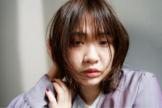 小顔に見える似合わせミディアムヘア 