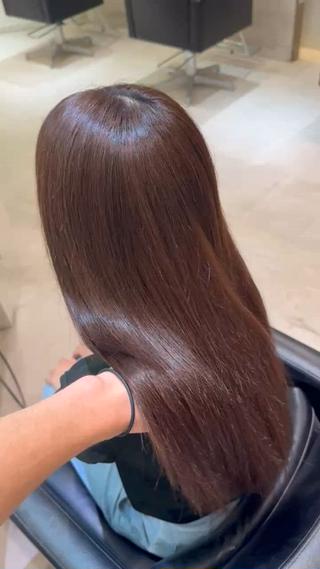 ストレートでも馴染むエクステ！
エクステ不安がある方はお任せください！ 