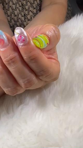 夏のネイルアップし忘れていたので記念に…
ヨーヨーと金魚ネイルです♪
とても可愛かったですよ⁽⁽٩(๑˃̶͈̀ ᗨ ˂̶͈́)۶⁾⁾  