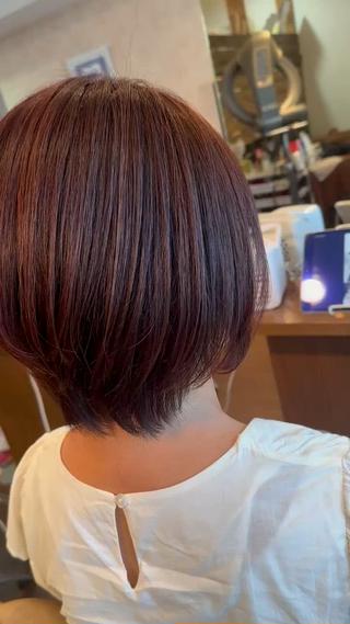 ショート カラー coupe ciseauxのヘアスタイル