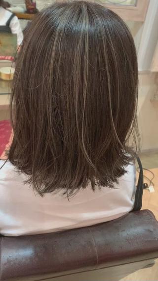 ミディアム カラー coupe ciseauxのヘアスタイル