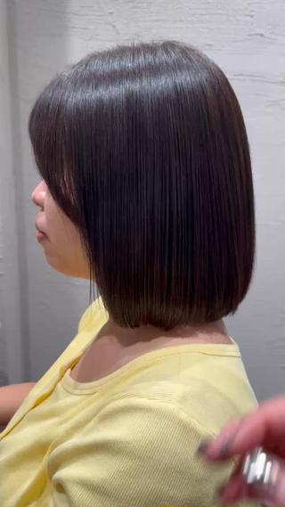 ほんのりラベンダーを入れたブラウンカラー
あんまり明るくせずに透明感カラーを楽しみたい方におすすめです◎
 