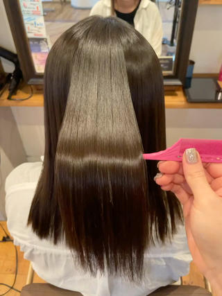 リピートいただいてるお客様！どんどん艶々に
Aujuaもプラスして艶髪へ
#縮毛矯正　#艶髪　 