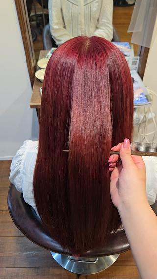 ダメージを最小限に抑えつつ赤みのある夏カラーにしました！ 