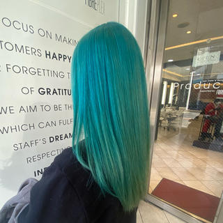 ブリーチ込みwカラー¨̮♡
ブリーチ1回
【キラテラ ファントムシアン 6%】