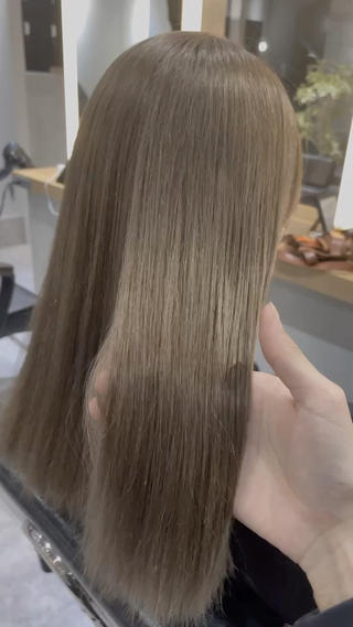 【インナーカラー】【イヤリングカラー】も可能でございます

+2000でダメージを94%カット【ファイバープレックスケアブリーチ】のご用意もございます 