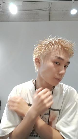 ショート ⭕鏡のような劇艶/ 賀川サトシ⭕️のヘアスタイル