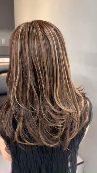 セミロング カラー ハイライト／髪質改善 裕樹のヘアスタイル
