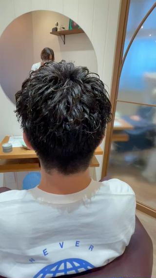 ワンカールパーマ
頭の形を綺麗に見せる【骨格矯正カット】と連動させた 【オリジナルのワインディング構成】で再現性の高いパーマに!
気になったスタイルはいいね保存してカウンセリングの際にお使い下さい