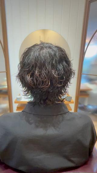 メンズウルフ×波巻きツイストスパイラルパーマ
頭の形を綺麗に見せる【骨格矯正カット】と連動させた 【オリジナルのワインディング構成】で再現性の高いパーマに!
気になったスタイルはいいね保存してカウンセリングの際にお使い下さい