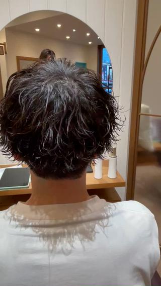 波巻きツイストスパイラルパーマ
頭の形を綺麗に見せる【骨格矯正カット】と連動させた 【オリジナルのワインディング構成】で再現性の高いパーマに!
気になったスタイルはいいね保存してカウンセリングの際にお使い下さい