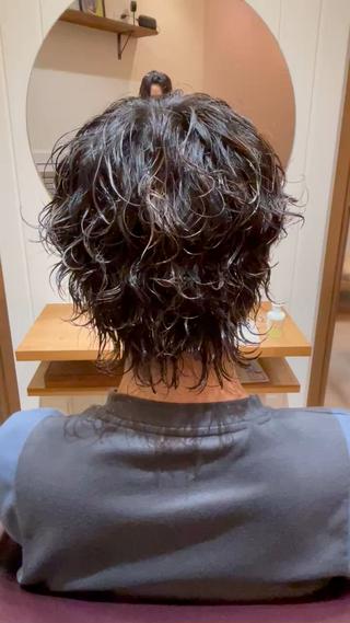 マッシュウルフ×波巻きツイストスパイラルパーマ
頭の形を綺麗に見せる【骨格矯正カット】と連動させた 【オリジナルのワインディング構成】で再現性の高いパーマに!
気になったスタイルはいいね保存してカウンセリングの際にお使い下さい