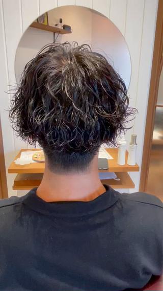 波巻きツイストスパイラルパーマ
頭の形を綺麗に見せる【骨格矯正カット】と連動させた 【オリジナルのワインディング構成】で再現性の高いパーマに!
気になったスタイルはいいね保存してカウンセリングの際にお使い下さい