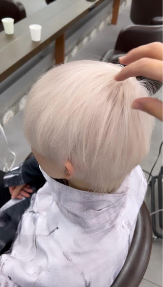 ショート カラー ヘアアレンジ メンズ ハイトーン特化🌟 カワシマシュンスケのヘアスタイル