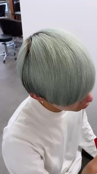 ショート ハイトーン特化🌟 カワシマシュンスケのヘアスタイル