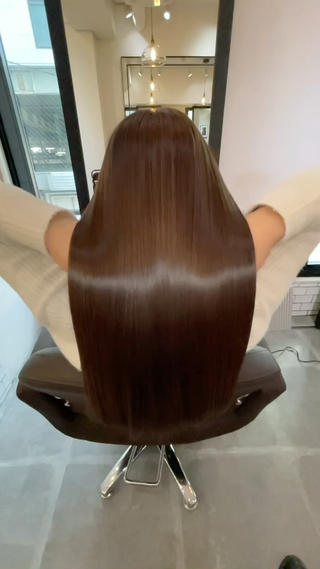 
髪質改善トリートメント

①髪質改善は効果がとても実感ができて持ちがいい！

②髪質改善は広がり、乾燥したパサつき、パヤパヤしたアホ毛が抑えられる！

③髪質改善はダメージ過多の人にも対応できる！
明るめのカラーやブリーチを繰り返している方や、縮毛矯正などで傷んでしまった方にもオススメです！

 