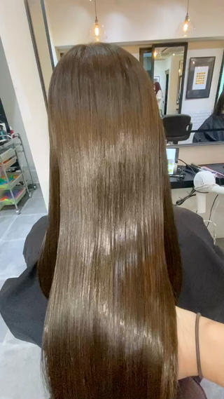 
髪質改善トリートメント

①髪質改善は効果がとても実感ができて持ちがいい！

②髪質改善は広がり、乾燥したパサつき、パヤパヤしたアホ毛が抑えられる！

③髪質改善はダメージ過多の人にも対応できる！
明るめのカラーやブリーチを繰り返している方や、縮毛矯正などで傷んでしまった方にもオススメです！

 