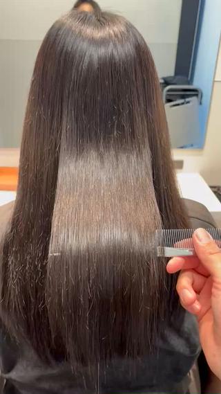 セミロング ブリーチ無し白髪ぼか し/艶髪/津嘉山のヘアスタイル