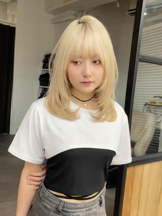 今回紹介するのは抜きっぱなしブロンドカラーです！⠀
ブリーチ2回以上のカラーとなります！⠀
⠀
【ケアブリーチとこだわり】⠀
最新ケア剤で業界最高峰のを用いたブリーチをしております。⠀
それに加えて、切れ毛やダメージを限りなく抑える薬剤知識とテクニックで丁寧に施術させて頂きます。⠀
お客様の理想の髪色になる最高のブリーチをしております。⠀
⠀
ダメージを最小限に抑え色落ちまで綺麗なハイトーン・デザインカラー・ブリーチカラーにしたい方1度お任せ下さい！⠀
⠀
Instagram→@jewil_ryutoたくさん可愛いスタイル載せてるので是非ご覧ください！⠀
⠀
 